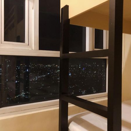 Hotel Ambiance, Spacious 2-Bedroom Condo In Qc Manila Exteriör bild